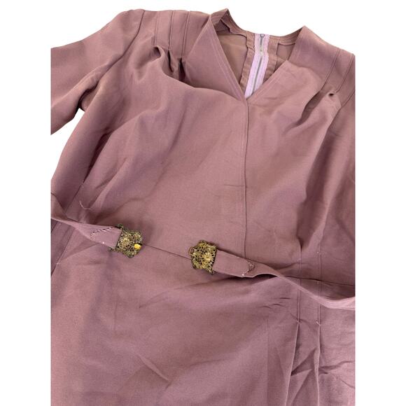 Vintage 1950s Lavender Wiggle Dress with Ornate Buckle Belt – Size Medium - Picture 14 of 16